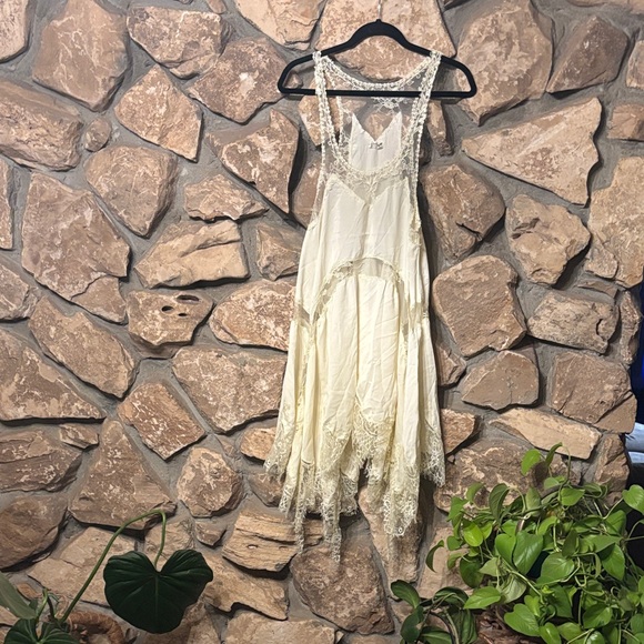 Intimately By Free People Dresses & Skirts - Gorgeous yellowish white lace slip dress